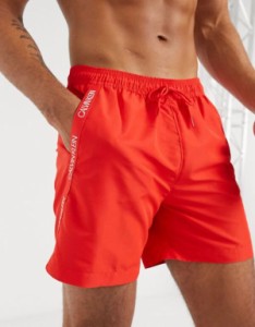 カルバンクライン メンズ ハーフパンツ・ショーツ 水着 Calvin Klein medium length swim trunks in red Pvh black 050000