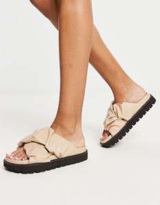 エイソス レディース パンプス シューズ ASOS DESIGN Frazzle ruched flat sandals in cream - CREAM CREAM