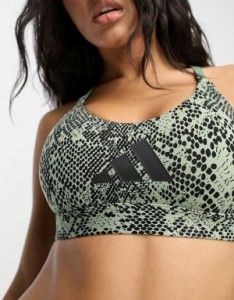 アディダス レディース ブラジャー アンダーウェア adidas Training reptile print low support sports bra in green LIGHT GREEN