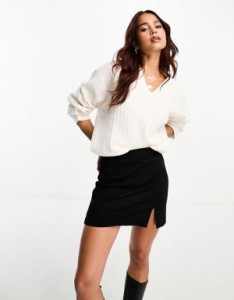 エイソス レディース ニット・セーター アウター ASOS DESIGN boxy V-neck sweater in rib in cream Cream