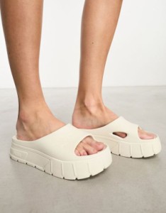 プーマ レディース サンダル シューズ Puma Mayze Stack Injex platform sliders in cream Cream