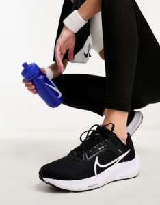 ナイキ レディース スニーカー シューズ Nike Running Vomero 17 in black and white Black