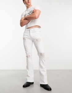 エイソス メンズ デニムパンツ ボトムス ASOS DESIGN flared jeans with distressed rips in white White