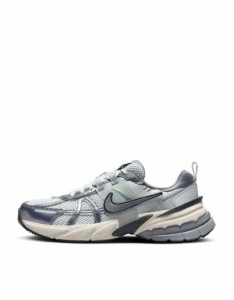 ナイキ レディース スニーカー シューズ Nike V2K Run sneakers in silver SILVER