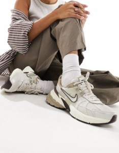 ナイキ レディース スニーカー シューズ Nike V2K Run sneakers in beige BEIGE