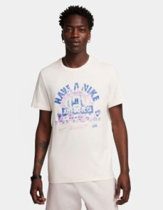 ナイキ メンズ Tシャツ トップス Nike Day Hike graphic T-shirt in cream CREAM