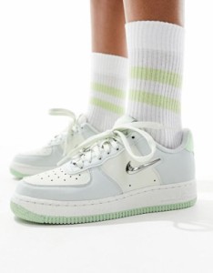 ナイキ レディース スニーカー シューズ Nike Air Force 1 metallic sneakers in gray Gray