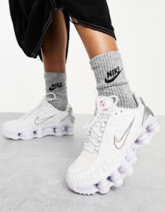 ナイキ レディース スニーカー シューズ Nike Shox TL sneakers in white WHITE