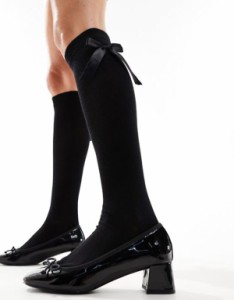 エイソス レディース 靴下 アンダーウェア ASOS DESIGN knee high socks with bow in black black