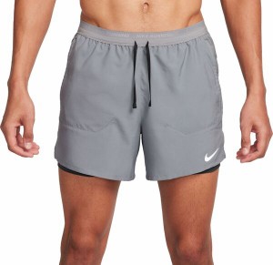 ナイキ メンズ ハーフパンツ・ショーツ 水着 Nike Men's Dri-FIT Stride 5'' 2-in-1 Running Shorts Smoke Grey