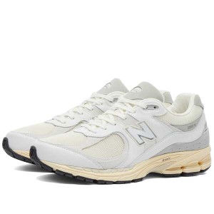 ニューバランス メンズ スニーカー シューズ New Balance M2002RIA White