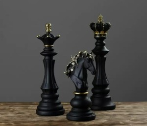 チェス 駒 置物 3個セット ナイト キング クィーン 【 ブラック ホワイト 】 アンティーク調 アンティーク 調 デザイン オブジェ セット 