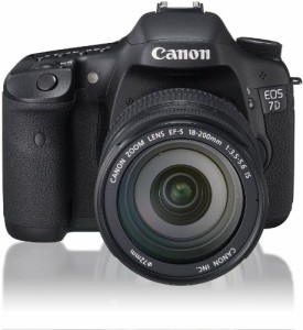 Canon デジタル一眼レフカメラ EOS 7D レンズキット EF-S18-200mm F3.5-5.6(中古品)