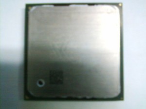 インテルp4?2.4?GHz 533?MHz 512?KB sl6pc 478ピン(中古品)