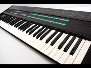 YAMAHA ヤマハ DX7 デジタルシンセサイザー(中古品)