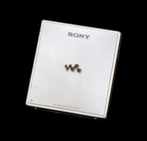 SONY　ソニー　MZ-E620（-S）　シルバー　ポータブルMDプレーヤー　MDLP対 (中古品)