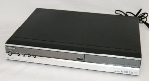 TOSHIBA　東芝　RD-E300　HDD＆DVDビデオレコーダー　（HDD/DVDレコーダー (中古品)