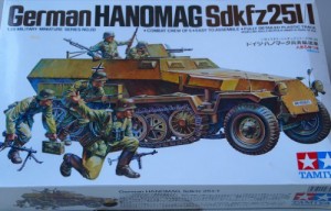 German Hanomag Sdkfz251/1 1/35 Scale Military Miniature Series By Tami(中古品)