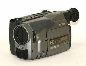 SONY ソニー CCD-TRV513 ビデオカメラレコーダー(Video8/8mm ハンディカム)(中古品)