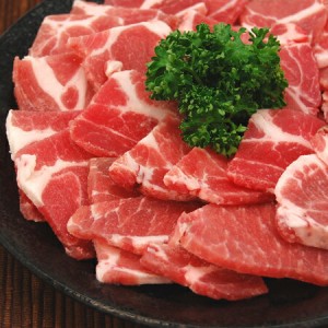 豚肩ロース焼肉用（500ｇ) 【豚肉 ぶた肉 ブタ肉 肩ロース 冷凍 冷凍食品 焼肉 バーベキュー ＢＢＱ カレー】