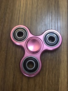 ハンドスピナー Hand Spinner ハンド フィジェット ストレス 解消 スピン 高速回転 おもちゃ 三角 ストレス解消 人気の指遊び 家遊びの通販はau Pay マーケット ナイン雑貨ストア 商品ロットナンバー