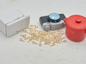 ヒートン(約10x5mm)約50個 KC金 ネジヒートン アクセサリーパーツ 副資材 金属パーツ 手芸材料 デコ用品 手作り雑貨 部品