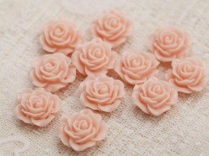 カボション パーツ バラ 通し穴付き コーラルピンク 15mm 10個 10ヶ 薔薇 ローズ 貼り付け デコパーツ 約1.5cm アクセサリーパーツ パー