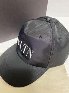 VLTN ヴァレンティノ ロゴ キャップ ナイロン ブラック【中古未使用】