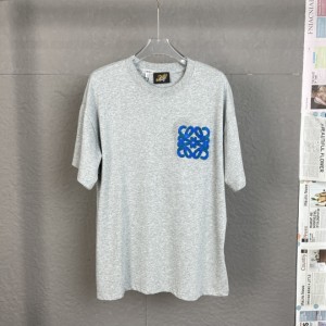 LOEWE 重なりプリント文字ロゴ半袖Tシャツ