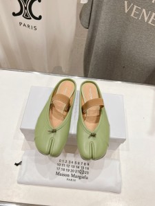 Maison Margiela メゾンマルジェラ新作チャンキーヒールアップルトゥバレエハーフスリッパ