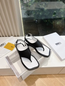 Maison Margiela メゾンマルジェラ MM6 クリップオンアップルヘッドスクエアトゥサンダル ブラック