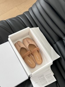 Maison Margiela MM6 レトロファッションシューズ ライトラグジュアリー