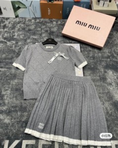 MiuMiu ファッション・レディーススーツ