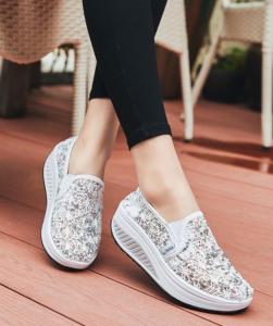 ランニング シューズ レディース 可愛いの通販 Au Pay マーケット