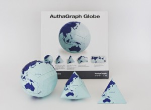 AuthaGraph Globeオーサグラフ・グローブ紙のパーツを組み立てて作る地球儀球体の地球儀・中間体の地球儀・正四面体の地球儀