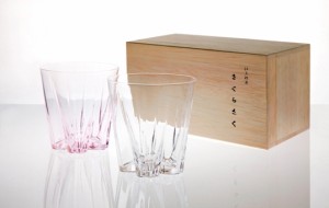 100percentSAKURASAKU glass【サクラサクグラス】ROCK 紅白　ロックグラス　紅白セットキッチン用品結露の現象により卓上に桜の花が咲く