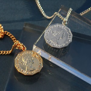 ネックレス 日本製  K18GP コイン 幸運 ペンダント エリザベス 金貨 貨幣 オフィス レディース メンズ 銀貨 ワンポイント 小ぶり シンプ