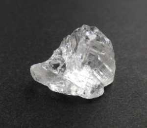 ゴールデンフェナカイト原石 5.9ct  稀少　H&E社　ヘブンアンドアース 最も高い波動 ハイバイブレーション 天然石 パワーストーン  ph638