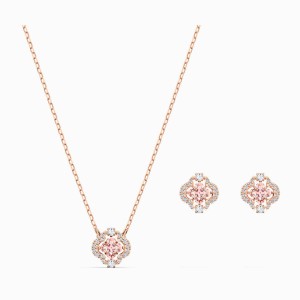 新品 SWAROVSKI クローバー ピアス＆ネックレス ピアス(両耳用) アクセサリー レディース 一番の
