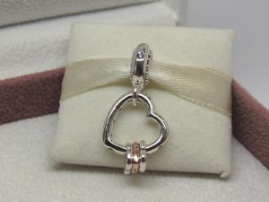 Pandora パンドラ チャーム ROSE Hearts Highlights Charm ハート