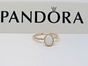 Pandora パンドラ リング Soft Sweetness Opal 14KT Gold Ring オパール 白