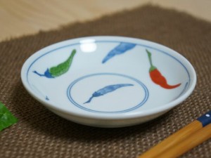 錦唐辛子シリーズ うすかる♪4.0丸皿 13.5ｃｍ軽量 美濃焼 和食器 日本製 陶器 