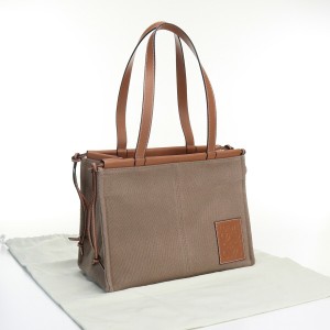 【中古】良品ロエベ(LOEWE)  クッショントートスモール　ブランド キャンバス 330.02AA93 ブラウンランク：A us-2   レディース