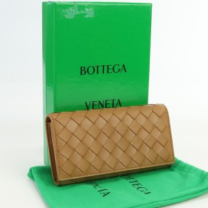 【中古】・未使用ボッテガ・ヴェネタ(BOTTEGA VENETA) イントレチャート ラージ フラップウォレット ラムスキン 742936 VCPP3 2650 ブラ