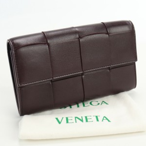 【中古】良品ボッテガ・ヴェネタ(BOTTEGA VENETA) マキシイントレチャート カセット フラップ ウォレット　ブランド レザー  ボルドー　