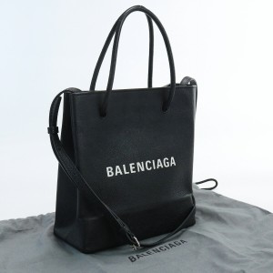 【中古】バレンシアガ(BALENCIAGA)  ショッピングトート XXS レザー 555140 ランク：AB us-2   ﾚﾃﾞｨｰｽ