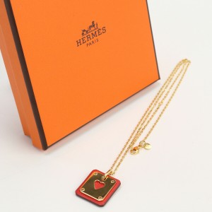 【中古】良品エルメス(HERMES)  アス ドゥ クールPM　ネックレス　ブランド   Y刻印　ゴールド系　ランク：A us-2   ﾚﾃﾞｨｰｽ