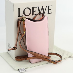 【中古】ロエベ(LOEWE)  ゲートポケット　ブランド レザー 109.30BZ42 ピンク系　ランク：AB us-2   レディース