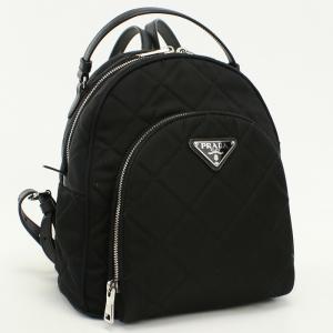 PRADA ブラック ナイロン キルティング バッグ PRADA ナイロン キルティング バッグ ブラック - メルカリ