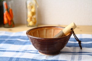 お手ごろサイズのすり鉢 日本製 瀬戸焼 赤ちゃんの離乳食用にも 擂り鉢 胡麻すり 鍋料理 ゴマすり 小さめで扱いやすい 定番商品